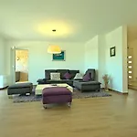 Lume فيلة *